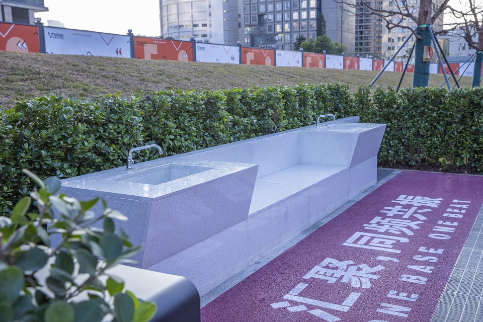Wanchuanyunhui OneBase Vanke Sports Community Box Studio