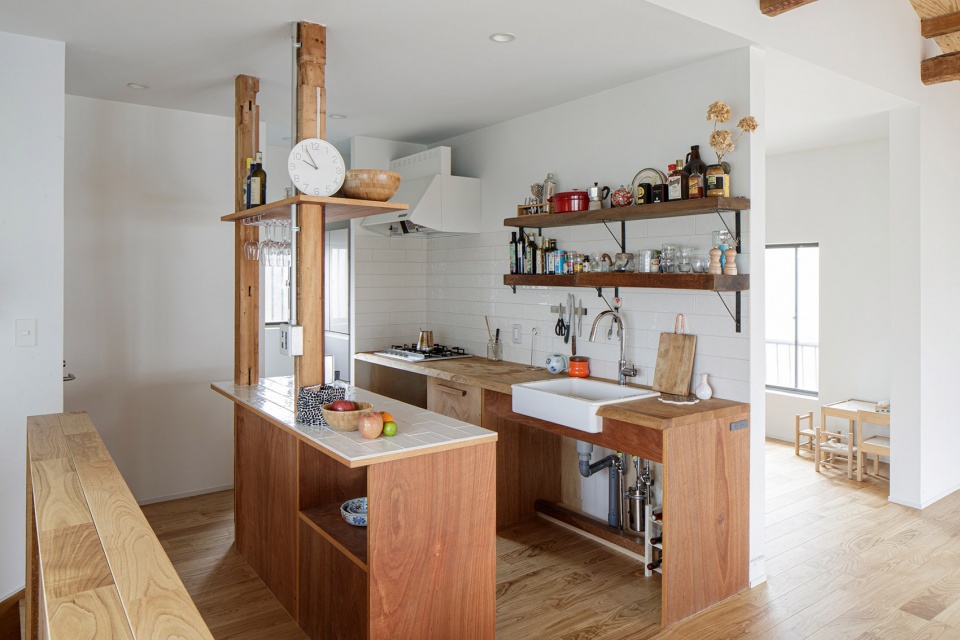 Nishigahara House by ROOVICE