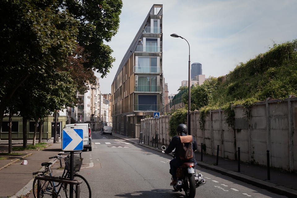 mixed use building rue castagnary by tank