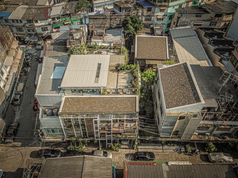tamni hostel by po d architects
