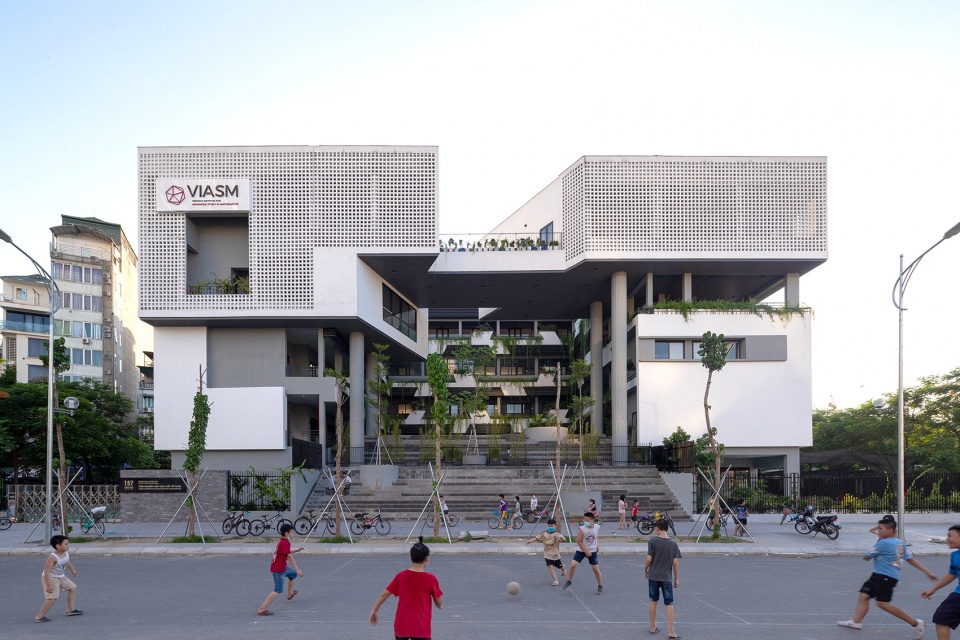 VIASM by 1 1 2 Architects