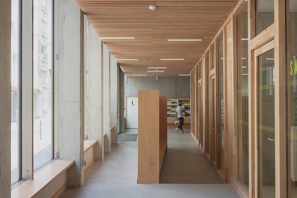 mixed use building rue castagnary by tank