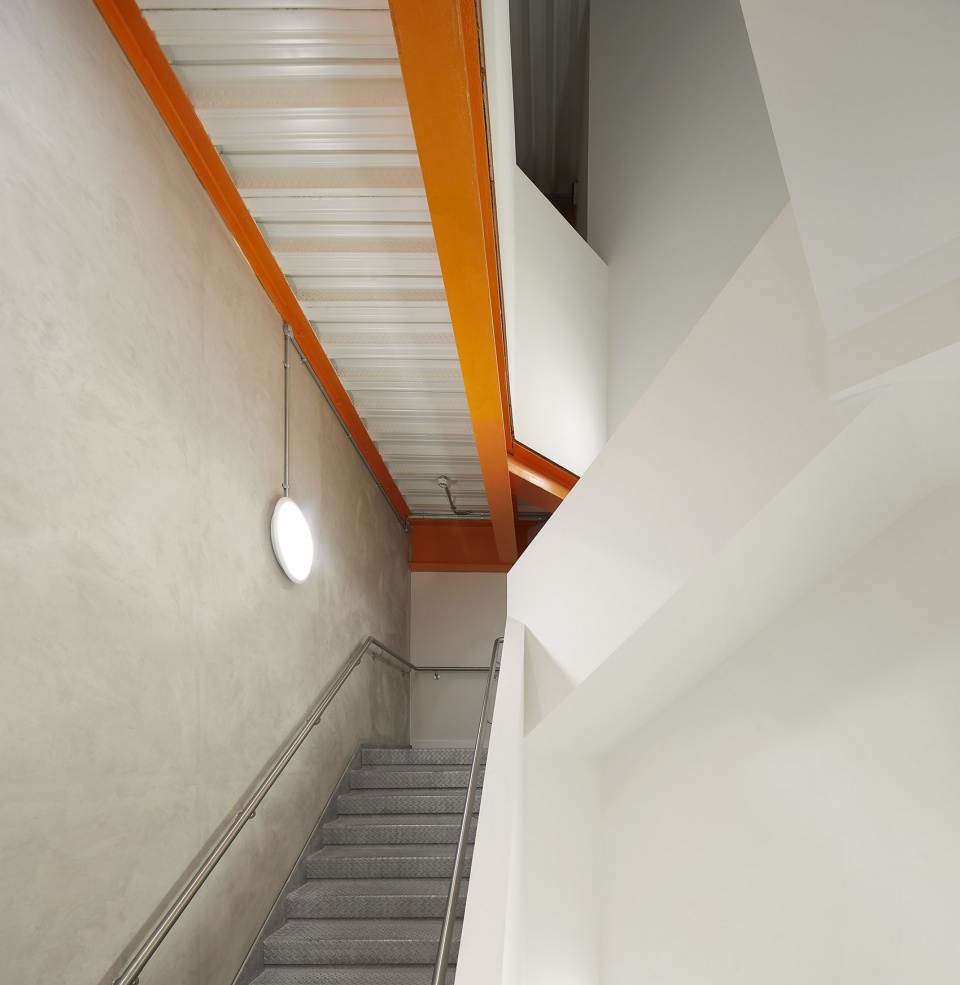 f51 by hollaway studio