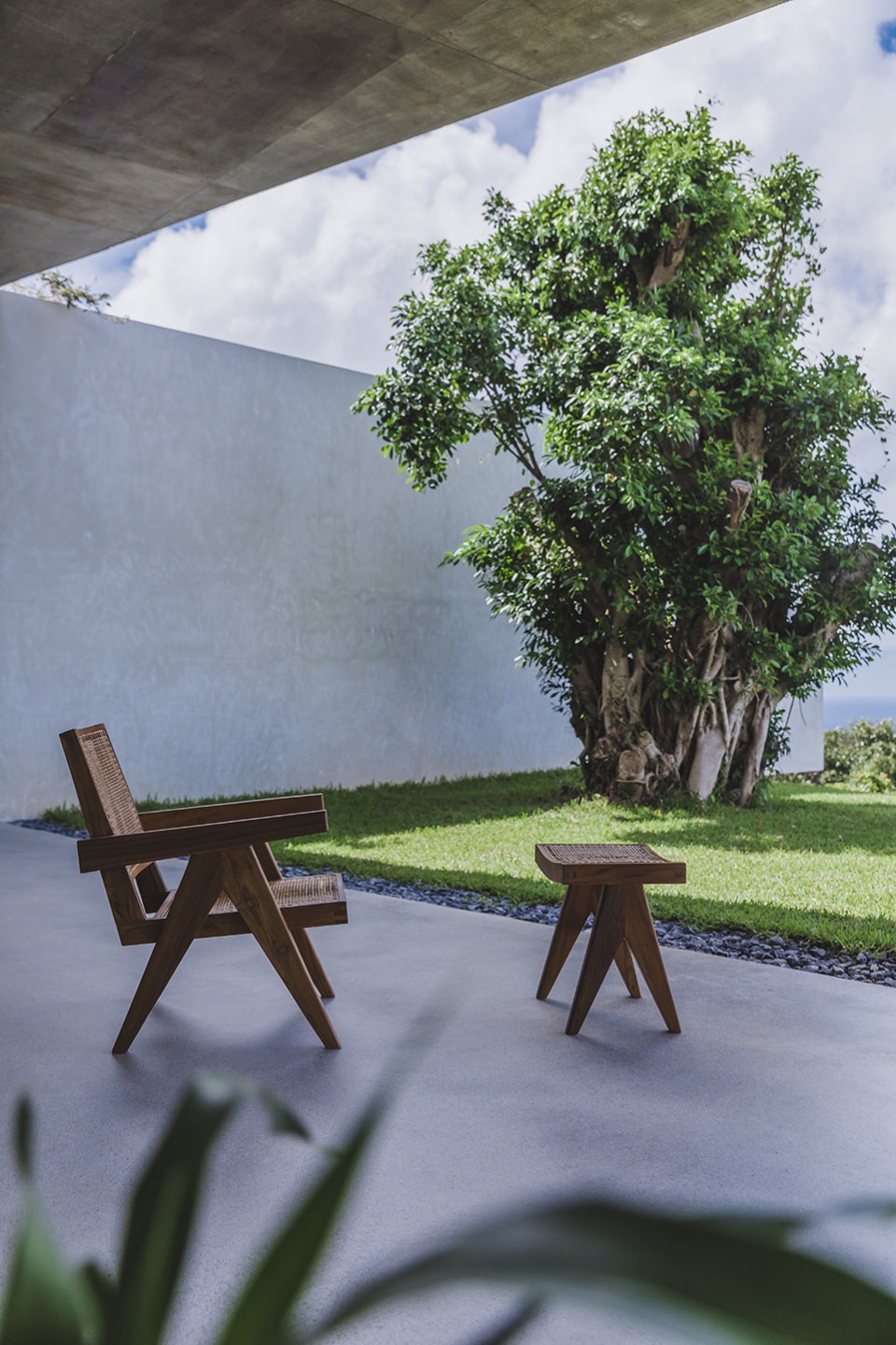 house in nakijin by studio cochi architects