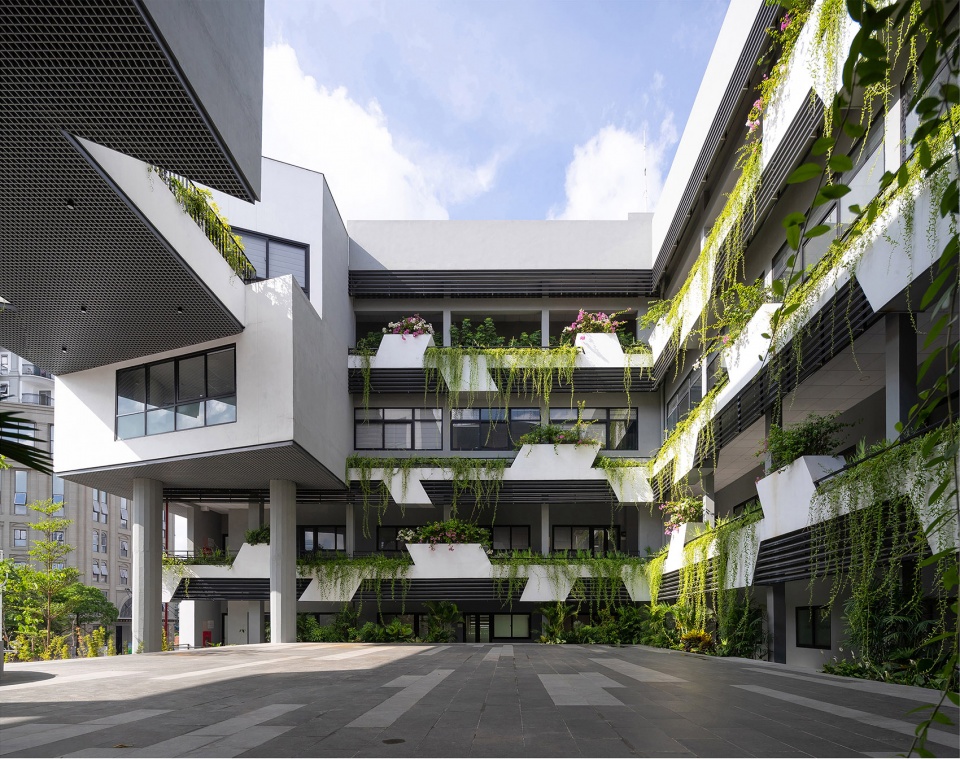 VIASM by 1 1 2 Architects