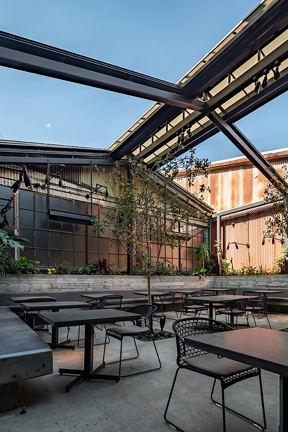 damian restaurant by taller adg estudio mdb