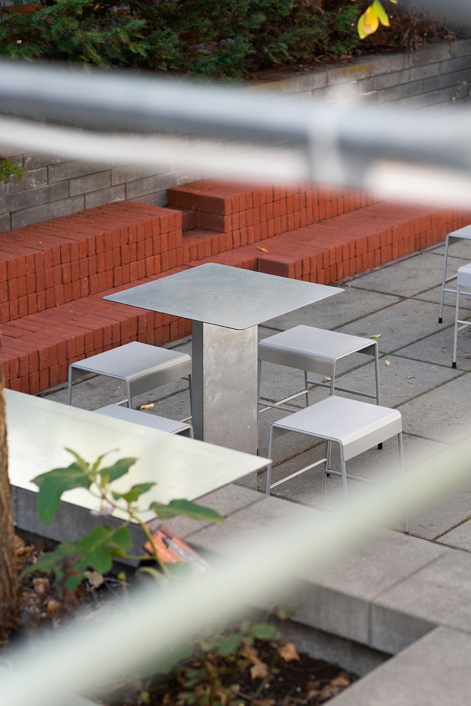 osmo x marusan cafe by mdt mobilier