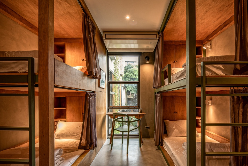 tamni hostel by po d architects