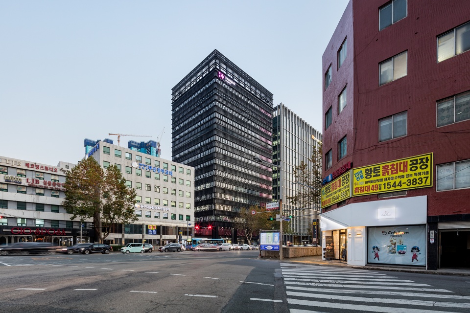 heungkuk tower busan south korea by mecanoo