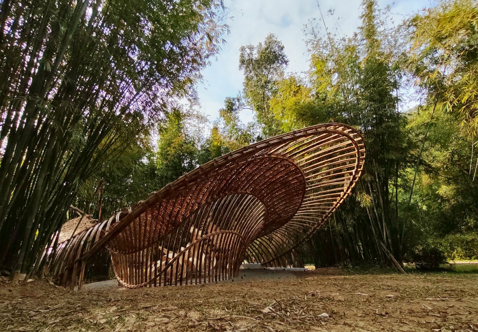 Surging Post station in the bamboo forest by Shenzhen Beryl Environmental Art Design Engineering Co Ltd 1