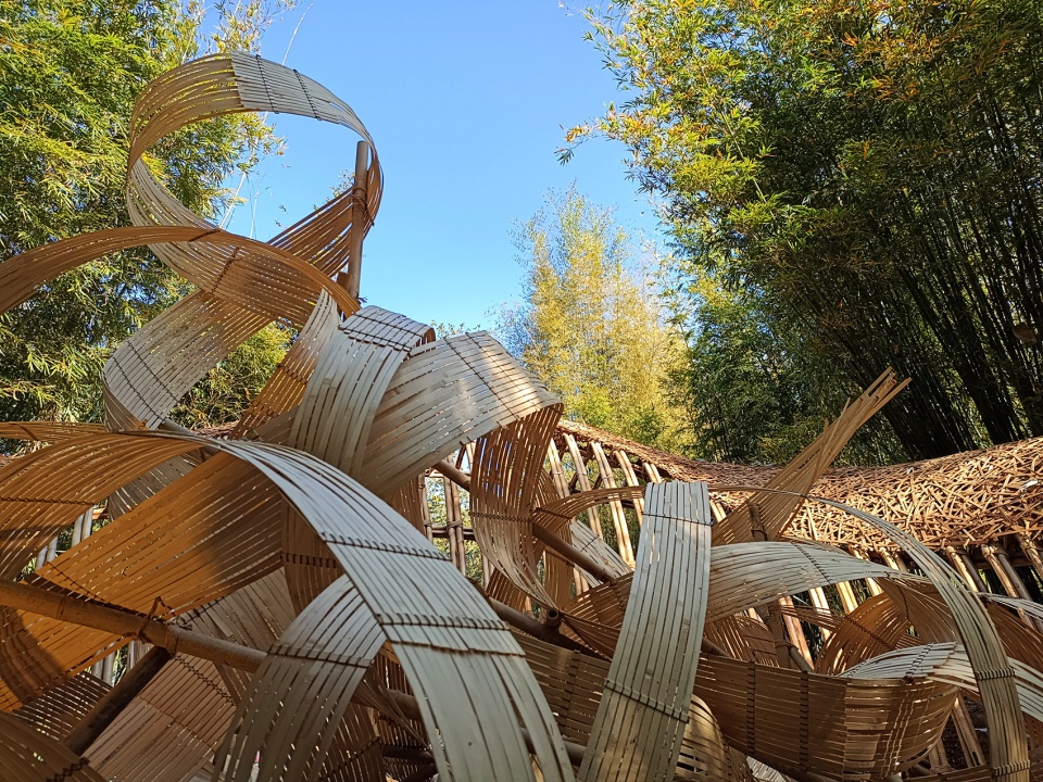 Surging Post station in the bamboo forest by Shenzhen Beryl Environmental Art Design Engineering Co Ltd