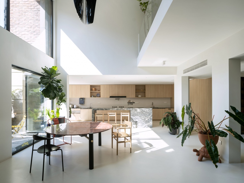 living with plants by manmandesign