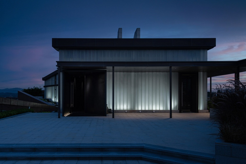 Cloud Art Museum HLD Art Design