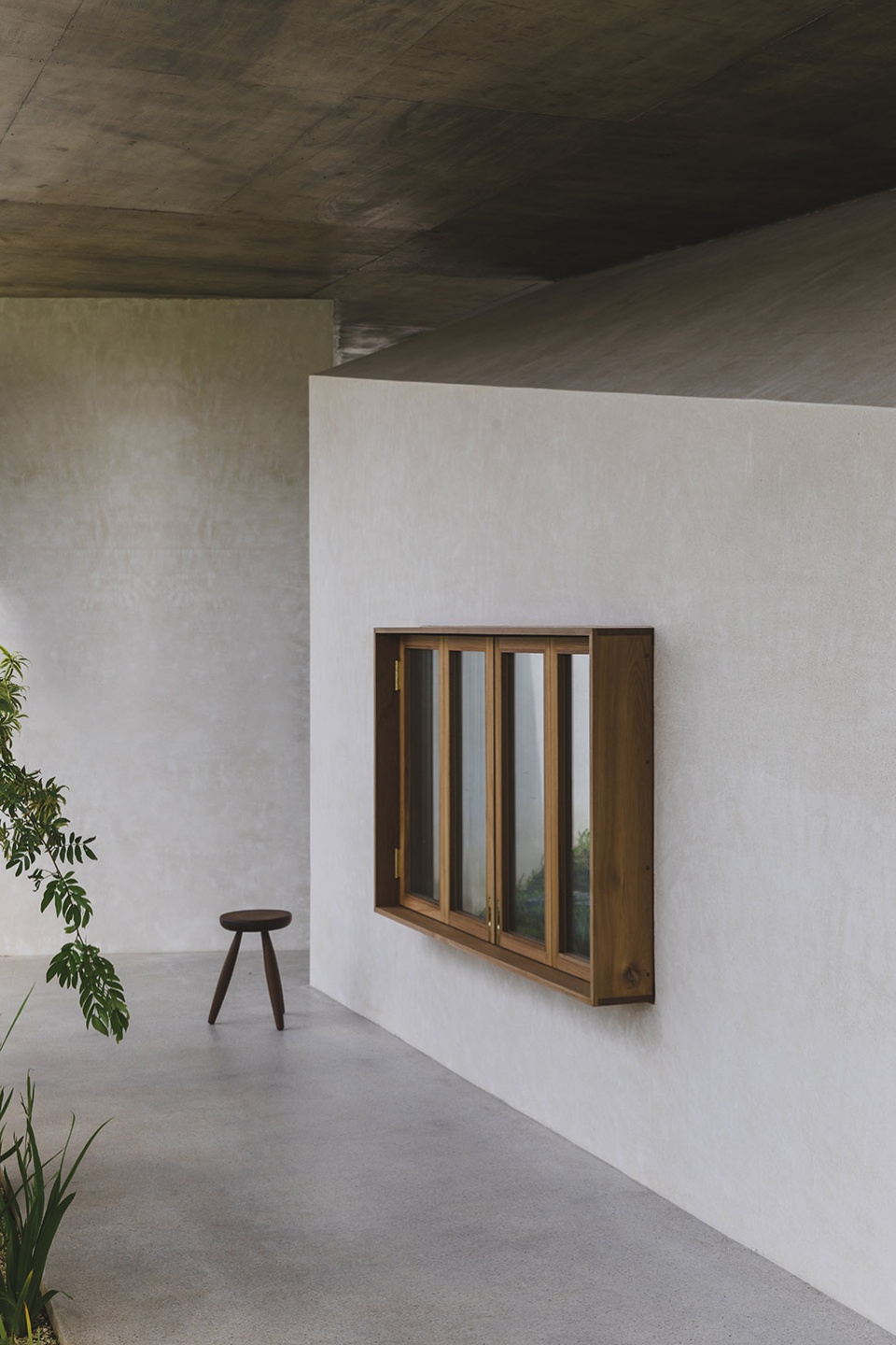 house in nakijin by studio cochi architects