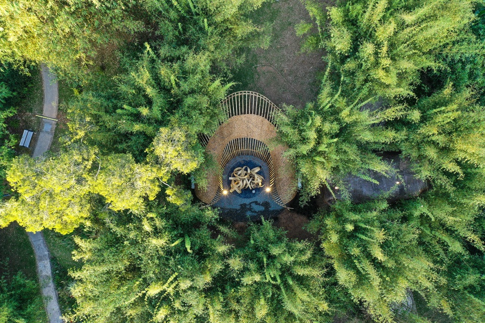 Surging Post station in the bamboo forest by Shenzhen Beryl Environmental Art Design Engineering Co Ltd