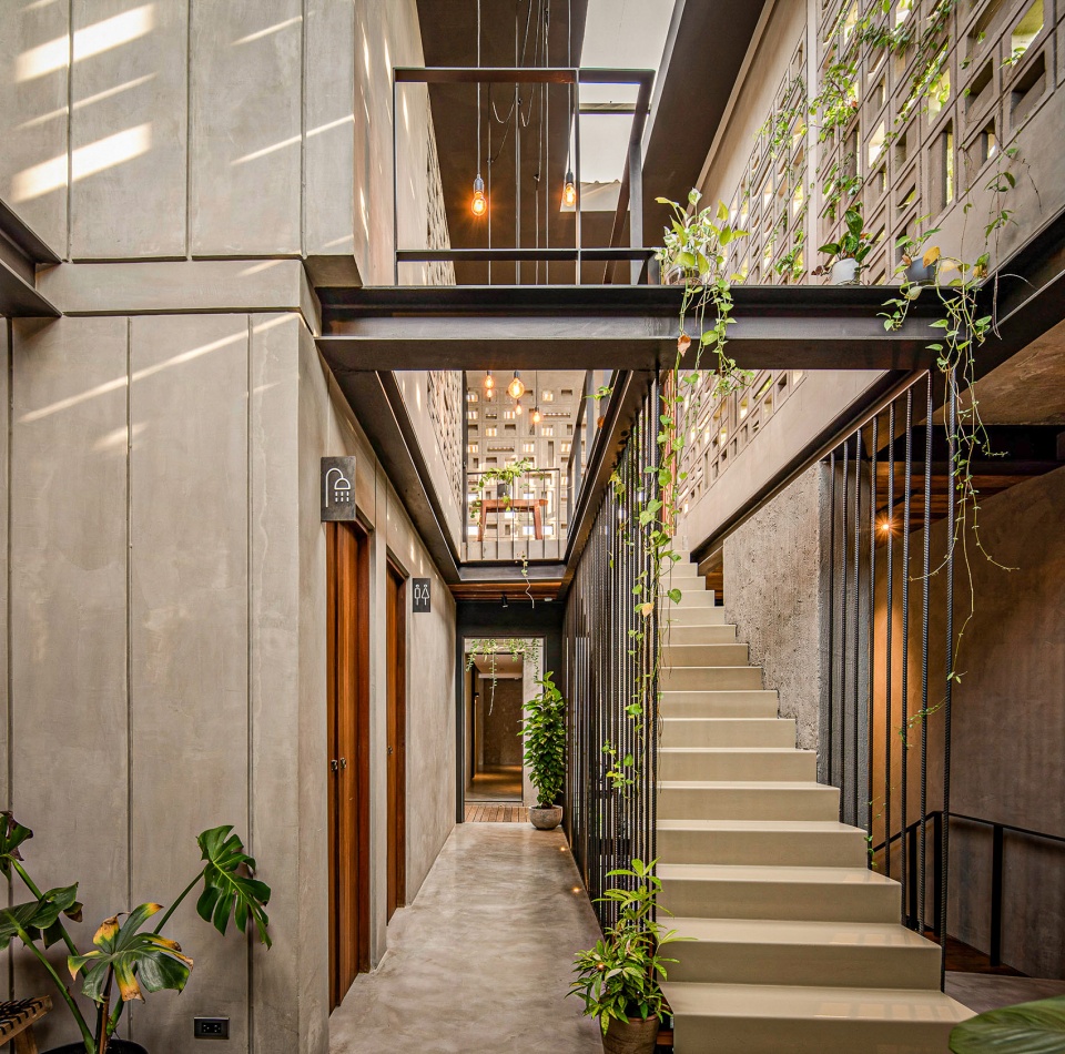 tamni hostel by po d architects