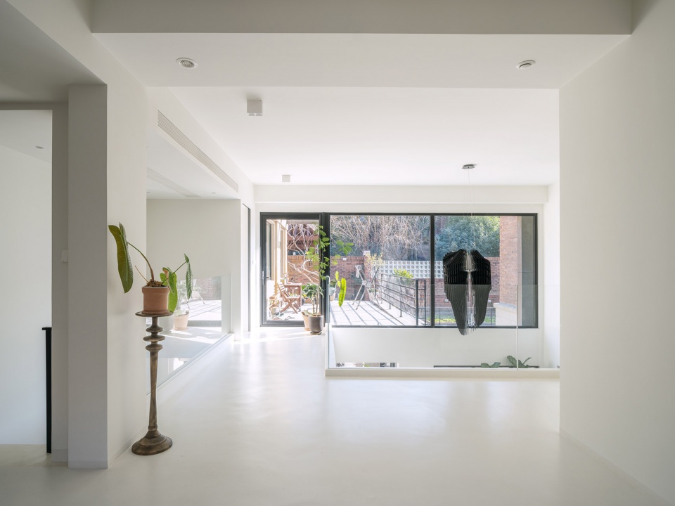 living with plants by manmandesign