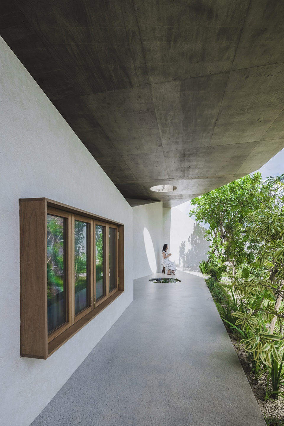house in nakijin by studio cochi architects