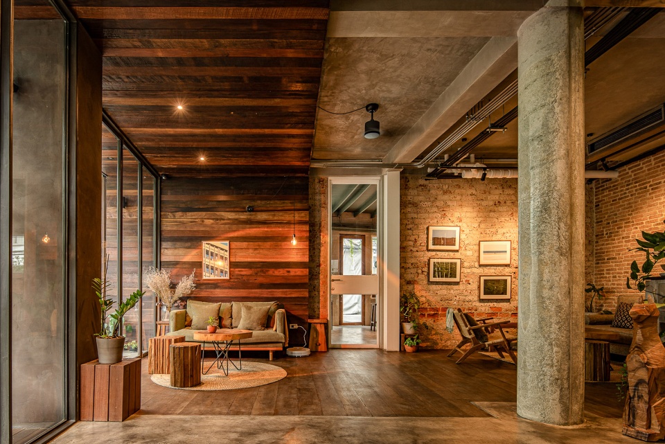 tamni hostel by po d architects