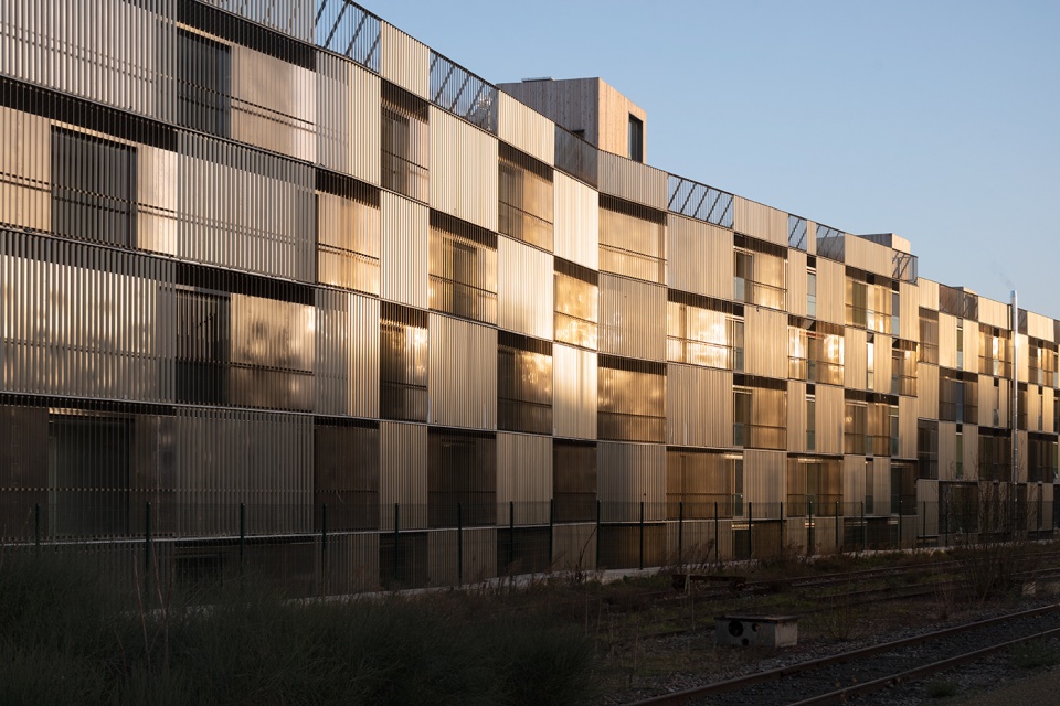 mixed use building rue castagnary by tank