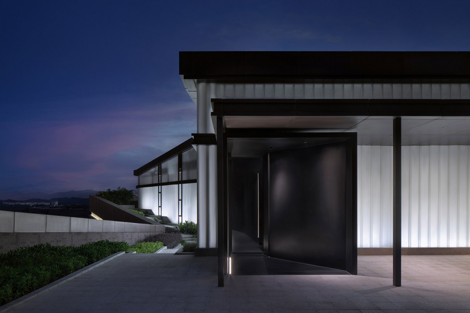 Cloud Art Museum HLD Art Design