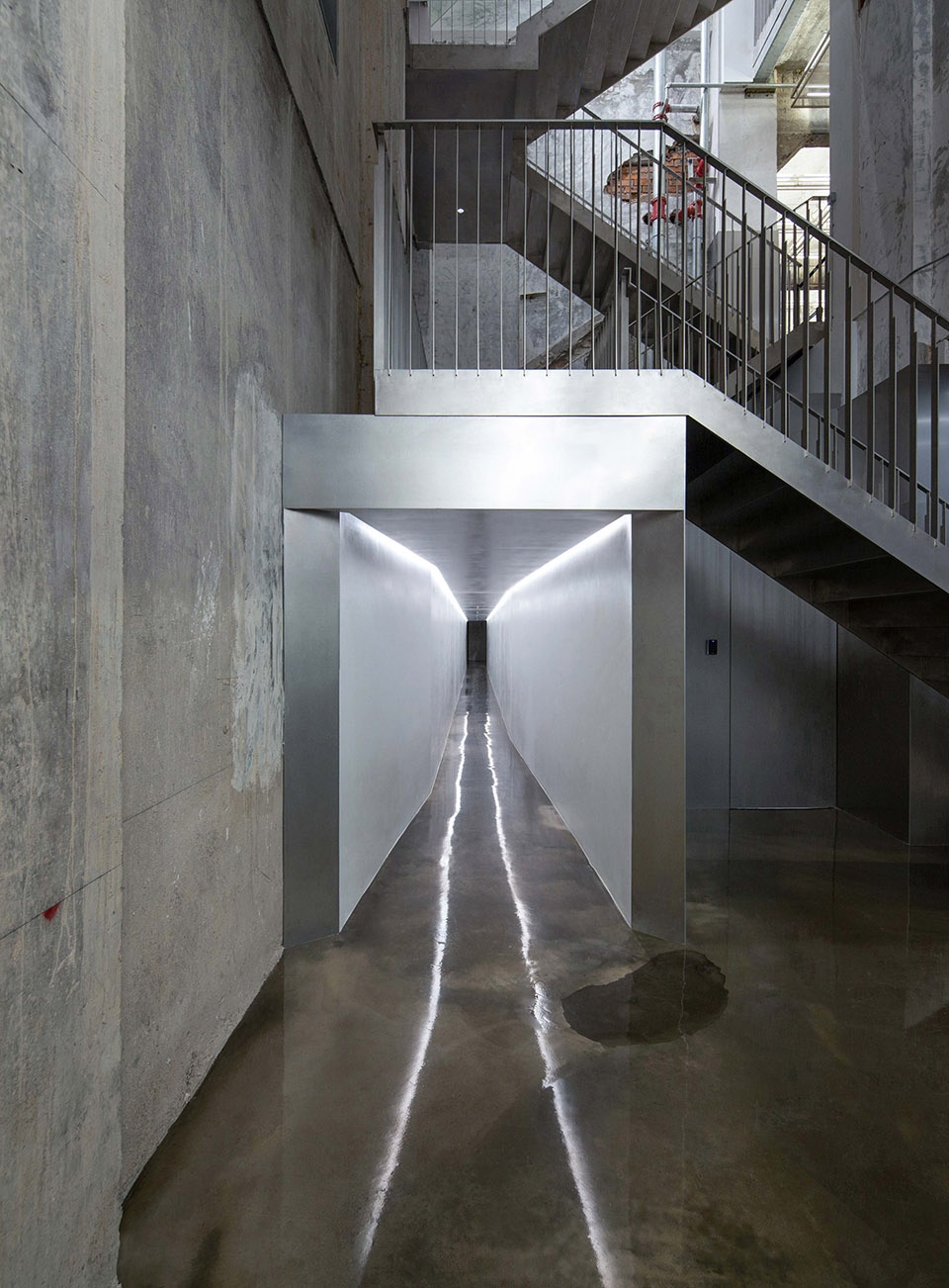 XC273 by XCOMMONS dongqi Design