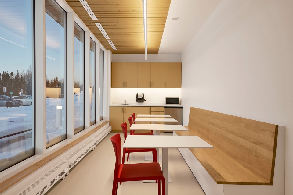 a new terminal building for the chibougamau chapais airport canada by evoq artcad in joint venture