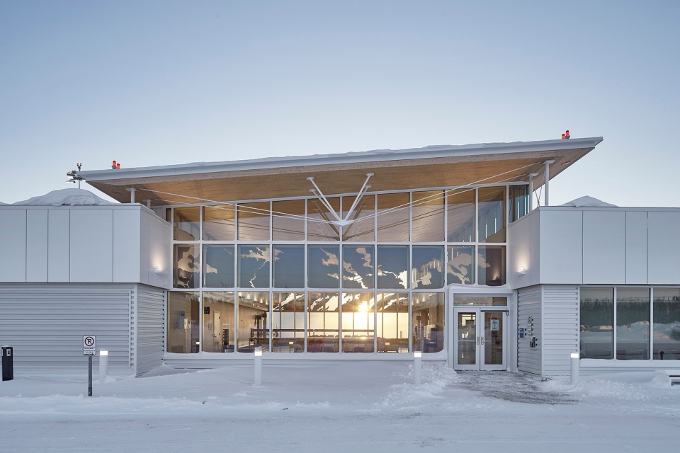 a new terminal building for the chibougamau chapais airport canada by evoq artcad in joint venture