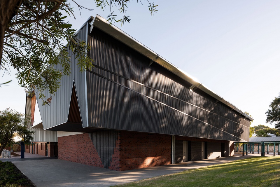Belridge Secondary College Performing Arts Centre by iredale pedersen hook architects