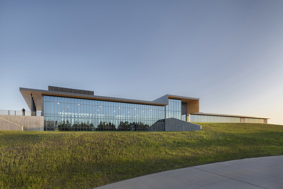 Singing Hills Recreation Center by Perkins Will