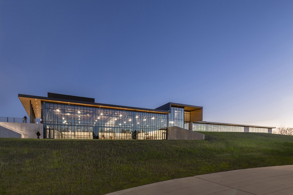 Singing Hills Recreation Center by Perkins Will