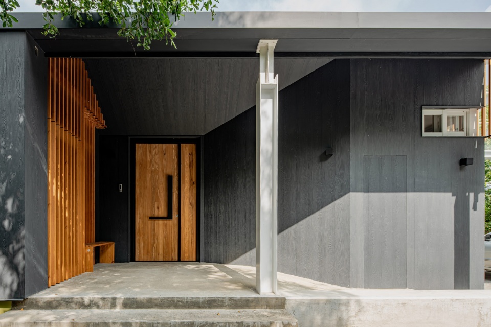 Under the roof House by Emerge Architects