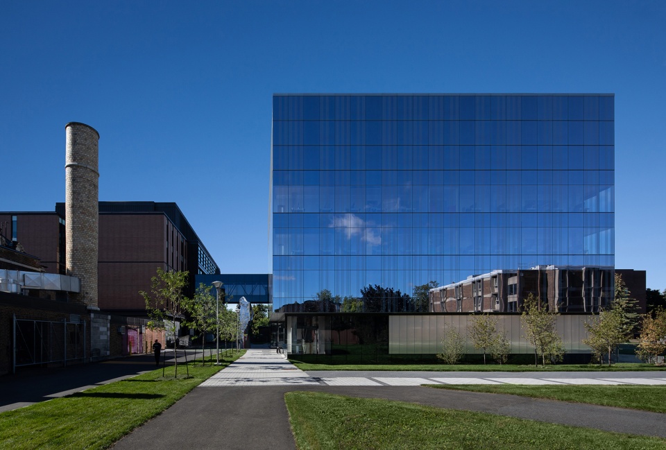 applied science hub by nfoe architectes
