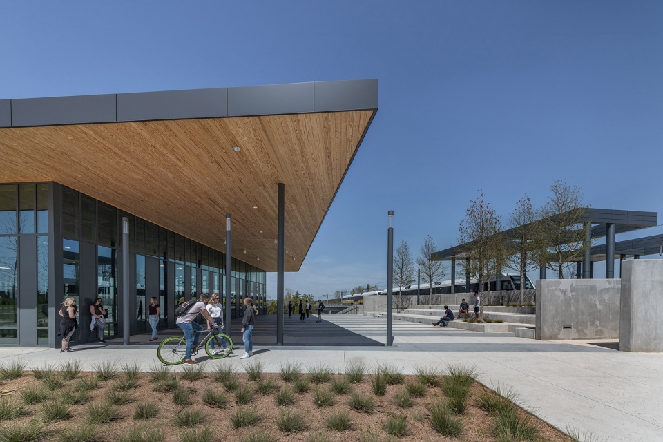 Singing Hills Recreation Center by Perkins Will