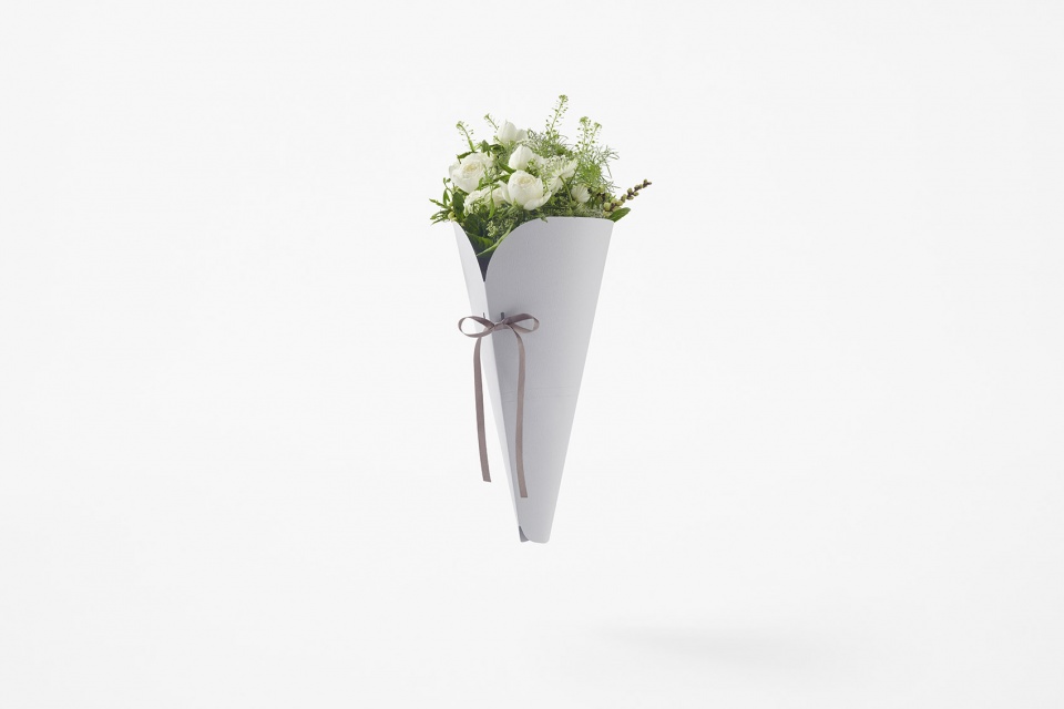 Crepe bouquet by nendo