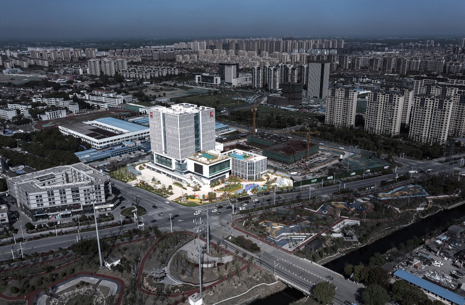 e cube development center china by gen architects