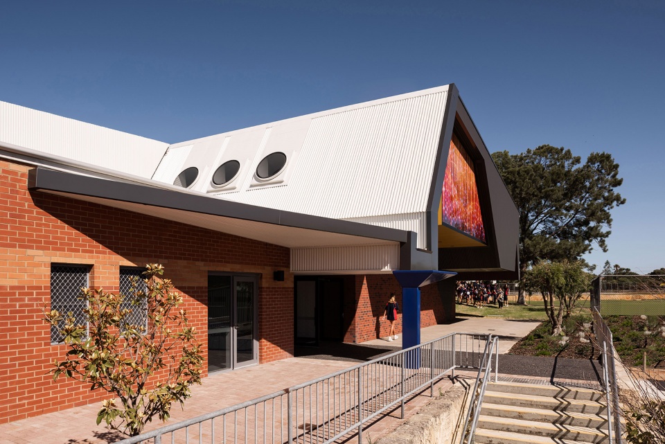 Belridge Secondary College Performing Arts Centre by iredale pedersen hook architects
