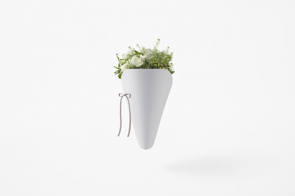 Crepe bouquet by nendo