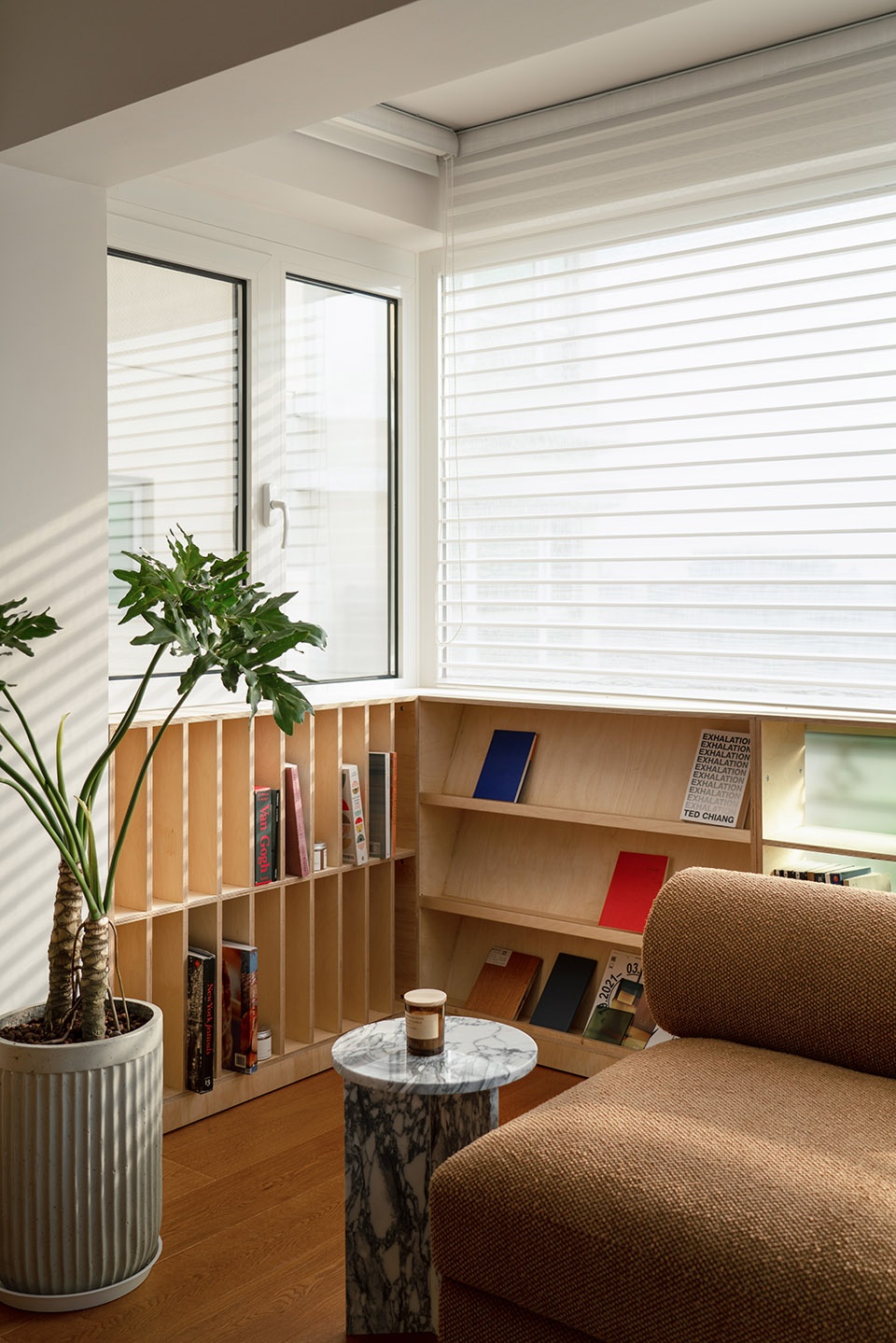 Jiayuan Apartment by Dangtu Studio
