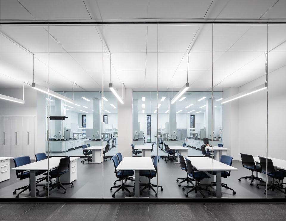 applied science hub by nfoe architectes
