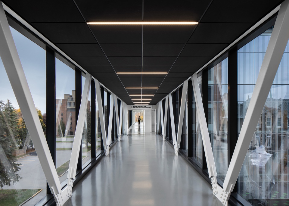 applied science hub by nfoe architectes
