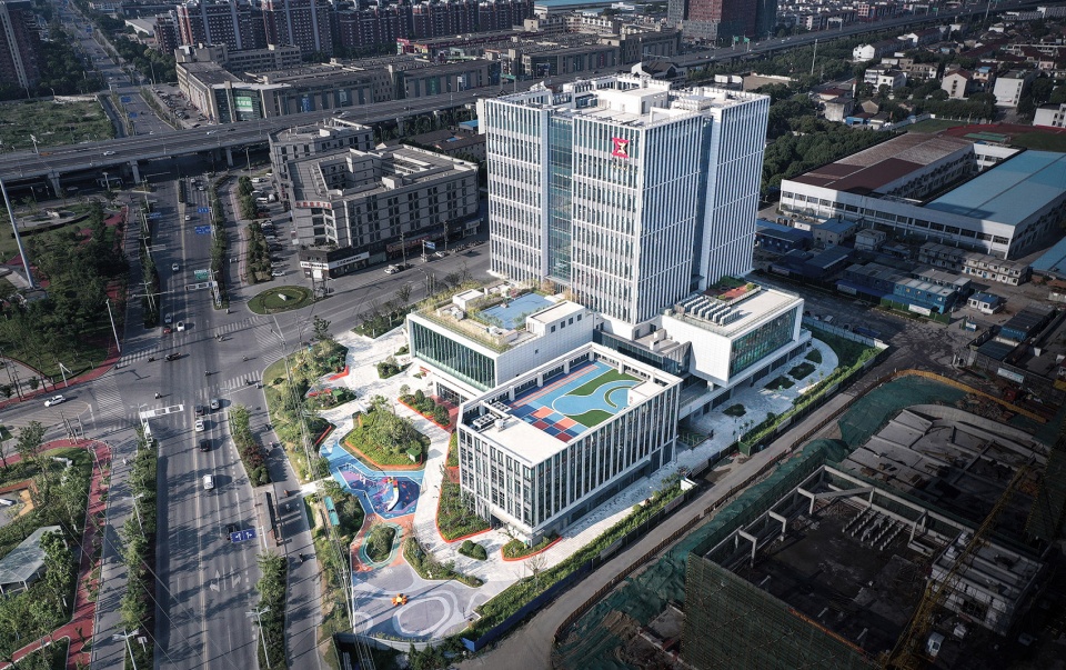e cube development center china by gen architects