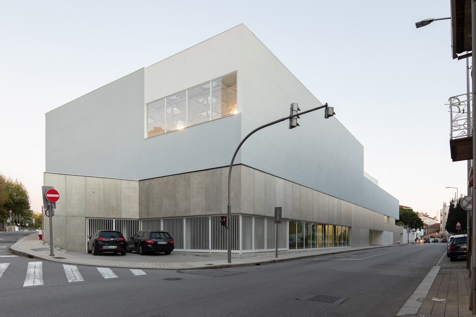 Luso Frances School by Pedro Mosca Pedro Goncalves Arquitectos