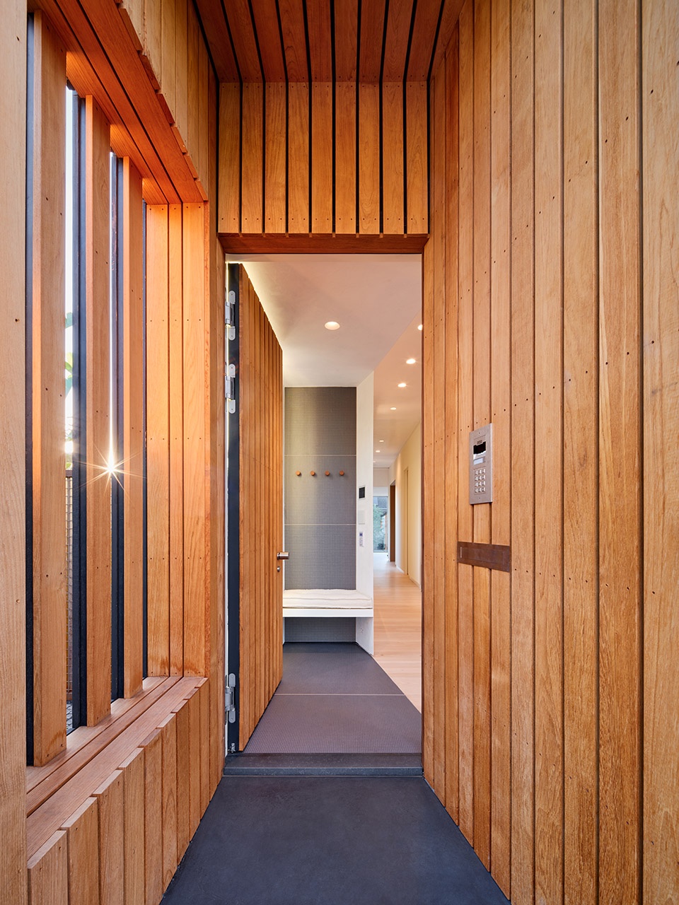 Centered Home by aalso architects HYCArch