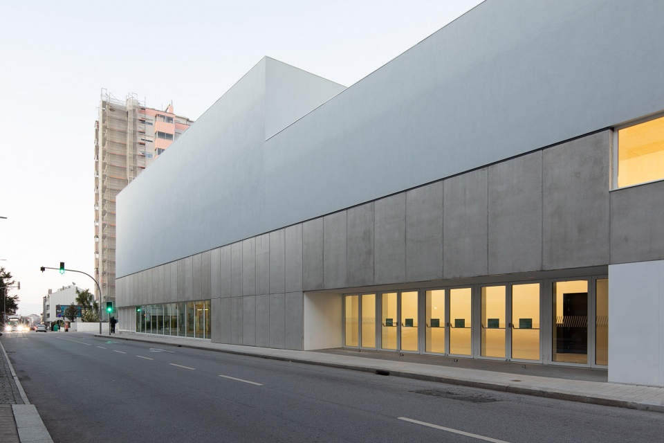Luso Frances School by Pedro Mosca Pedro Goncalves Arquitectos