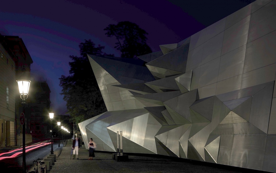 Pavilion 21 MINI Opera Space COOP HIMMELBLAU