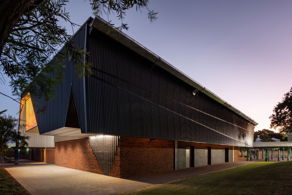 Belridge Secondary College Performing Arts Centre by iredale pedersen hook architects