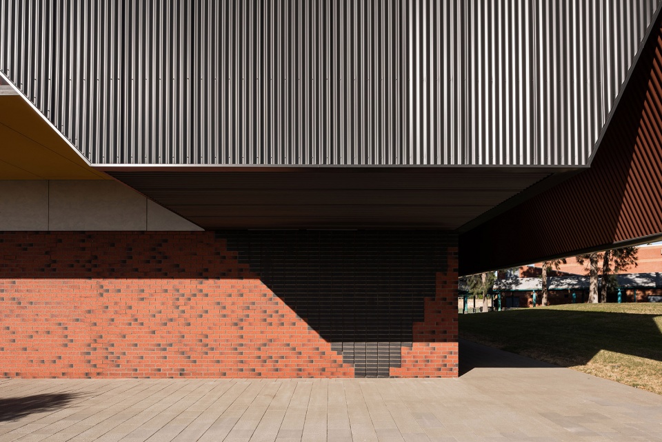 Belridge Secondary College Performing Arts Centre by iredale pedersen hook architects