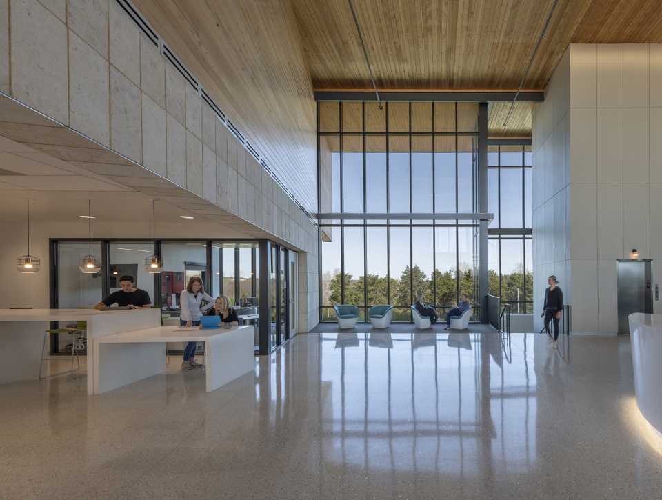 Singing Hills Recreation Center by Perkins Will