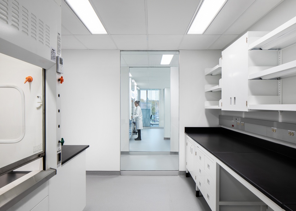 applied science hub by nfoe architectes